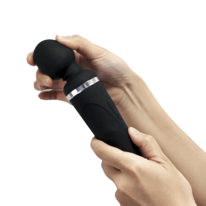 Vibrador Hitachi Domi 2 Lovense para estimular el clítoris ideal para modelos webcam en paginas como stripchat 
